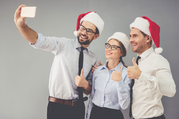 How To Celebrate Employee Recognition During The Holidays