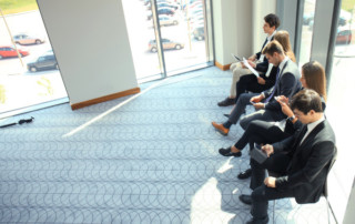 7 Differences Between Hiring Remote and In-house Workers